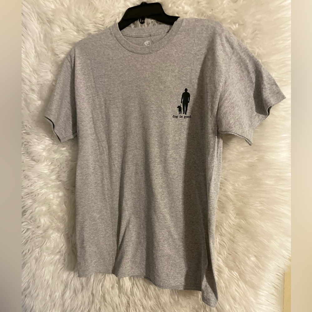 Dog Is Good NWT “Real Men Love Dogs” Men’s Short Sleeve Grey T-Shirt. Medium